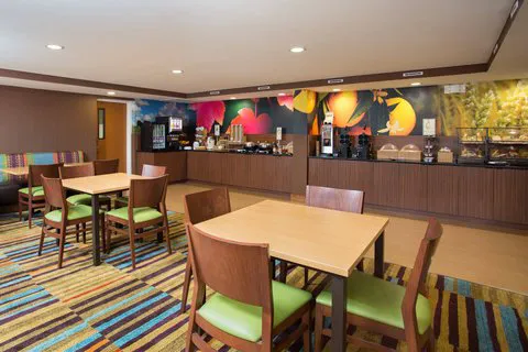 Fairfield Inn Manchester-Boston Regional Airport 4