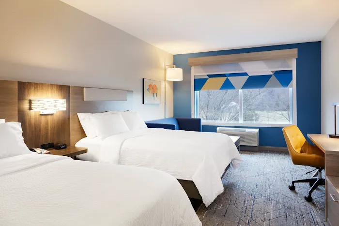 Holiday Inn Express & Suites Manchester-Airport by IHG 4