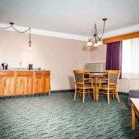 Best Western Plus Executive Court Inn & Conference Center