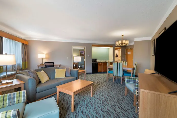 Best Western Plus Executive Court Inn & Conference Center 4