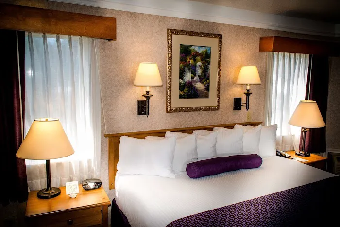 Best Western Plus Executive Court Inn & Conference Center 4
