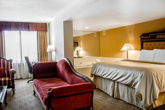 Clarion Hotel Conference Center on Lake Erie 4