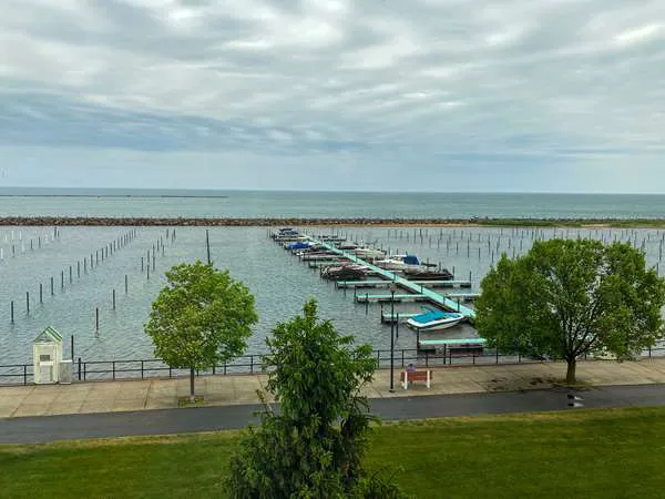 Clarion Hotel Conference Center on Lake Erie 4