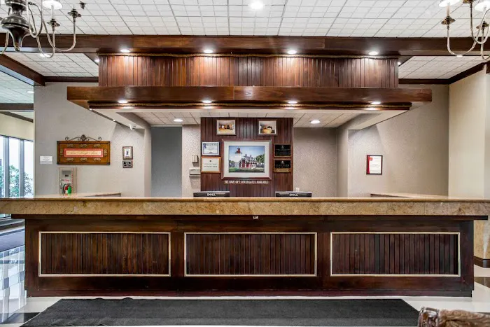 Clarion Hotel Conference Center on Lake Erie 4