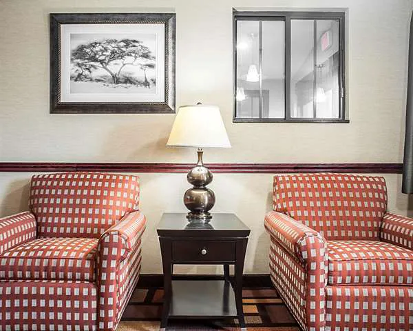 Quality Inn 4