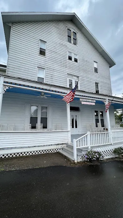 The Maplewood Hotel 4