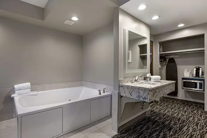 Best Western - On The Avenue 5