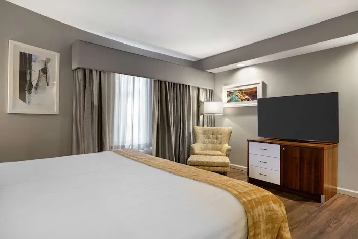 Best Western - On The Avenue 5