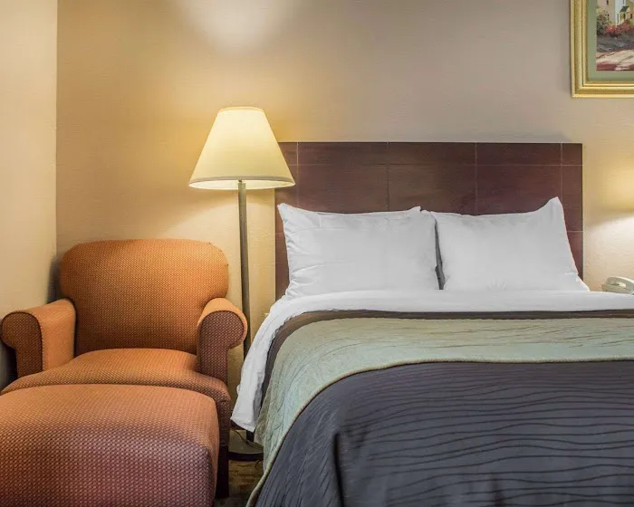 Quality Inn 4