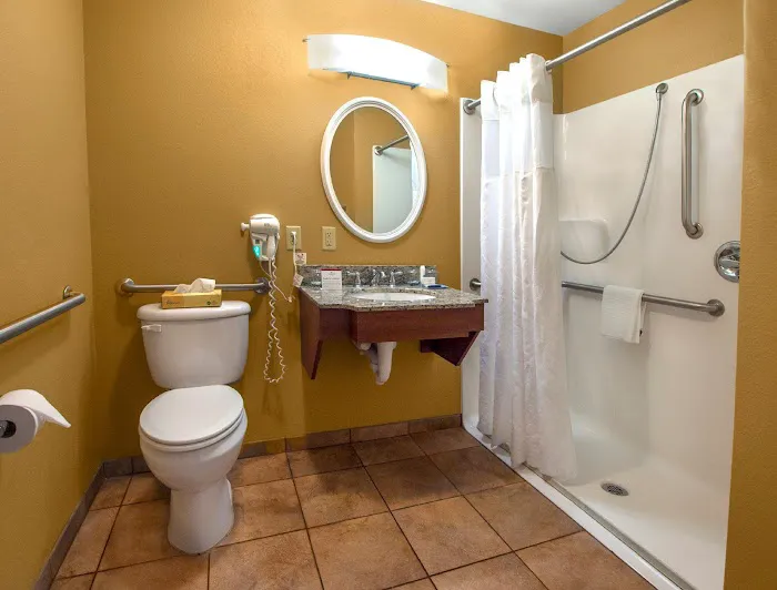 Candlewood Suites Buffalo Amherst by IHG 3