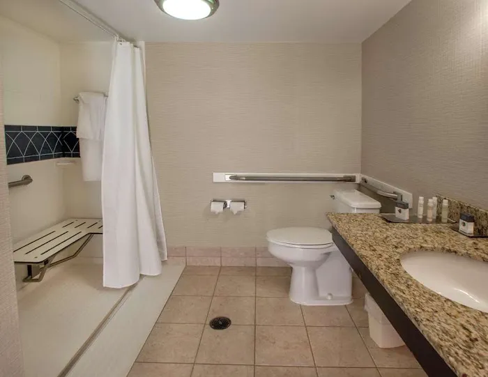 DoubleTree by Hilton Hotel Buffalo - Amherst 3