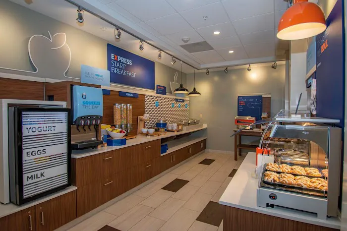 Holiday Inn Express & Suites Tonawanda - Buffalo Area by IHG 5