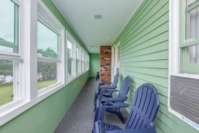 Lake Shore Farm Inn 4