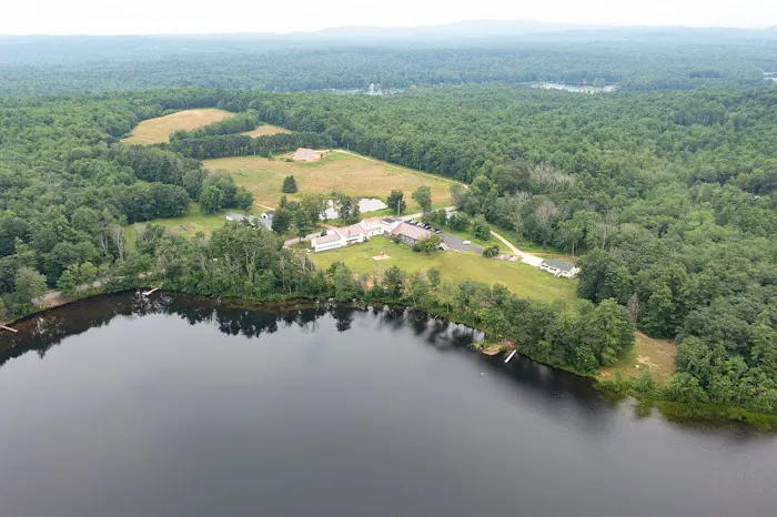 Lake Shore Farm Inn 4