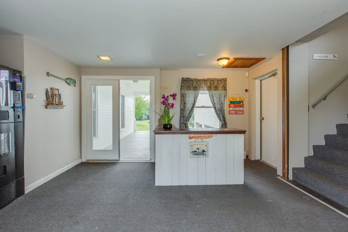 Lake Shore Farm Inn 4
