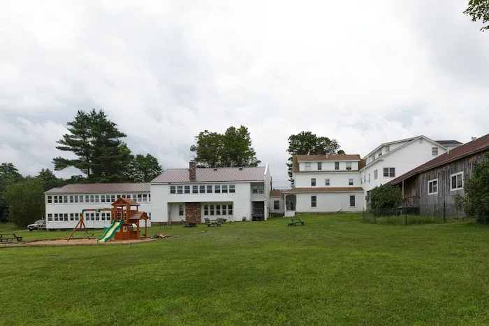 Lake Shore Farm Inn 4