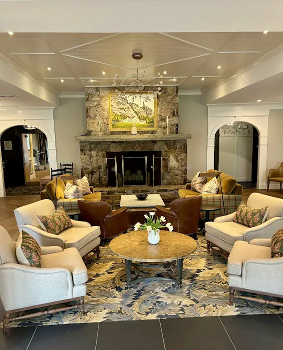 White Mountain Hotel & Resort 5