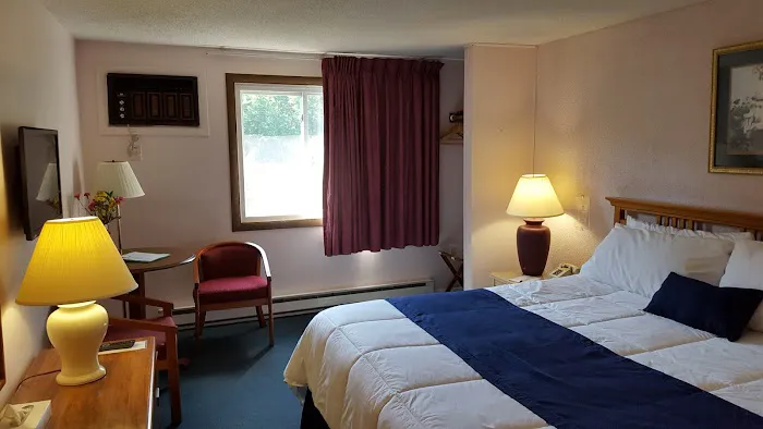 Eastern Inn & Suites 5