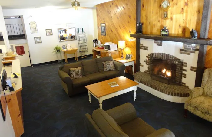Eastern Inn & Suites 5