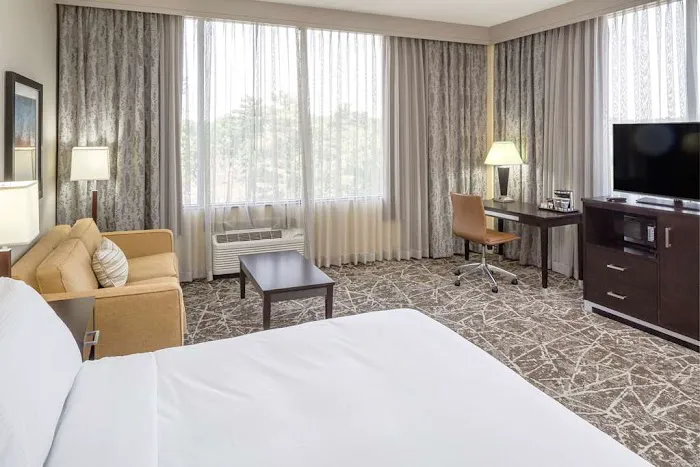 DoubleTree by Hilton Hotel Boston - Rockland 4