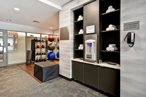 Fairfield Inn & Suites Plymouth 4