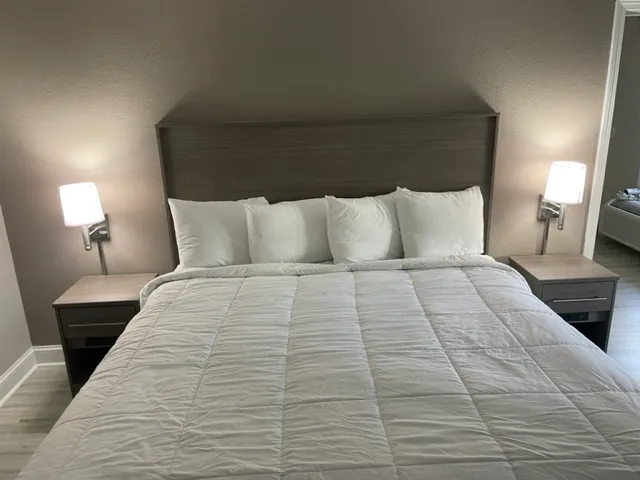 Whaler Inn and Suites 4