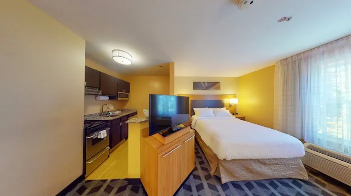 Residences at Tewksbury 5