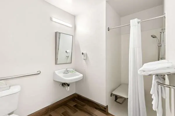 Quality Inn Merrimack - Nashua 5