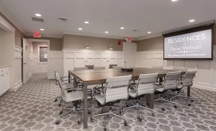 Residences at Daniel Webster 5