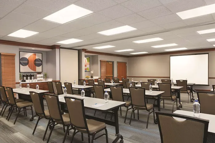 Hyatt House Boston/Burlington 4