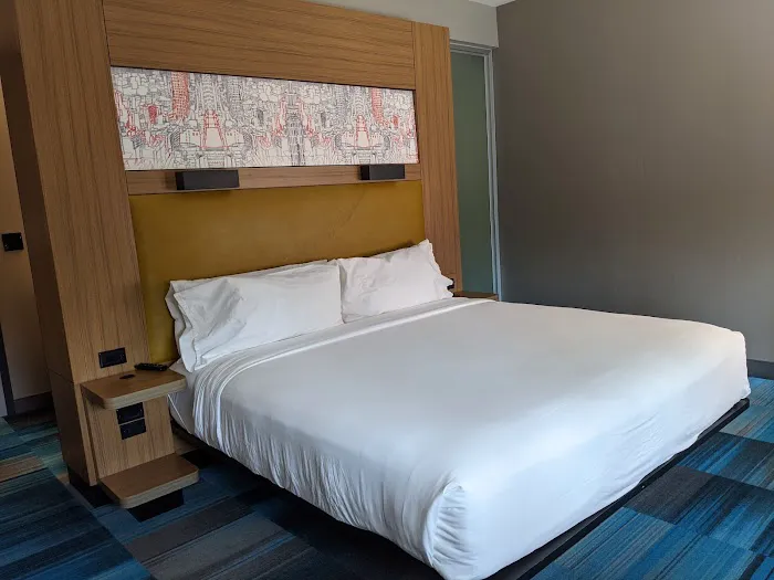 Aloft Lexington 4