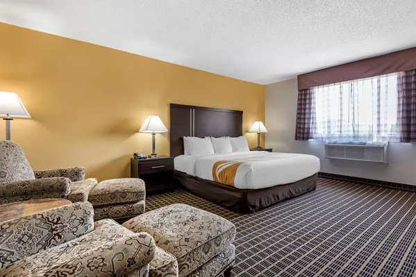 Quality Inn & Suites 4