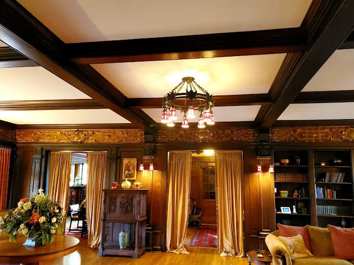Hazeltine Boutique Hotel 4