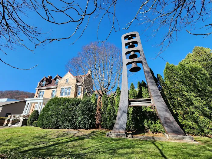Hazeltine Boutique Hotel 4