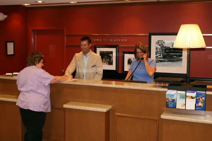 Hampton Inn & Suites Warren 4
