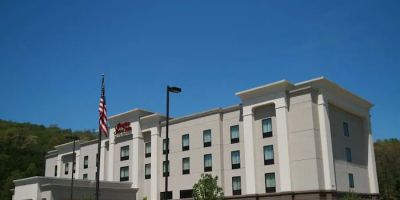 Hampton Inn & Suites Warren