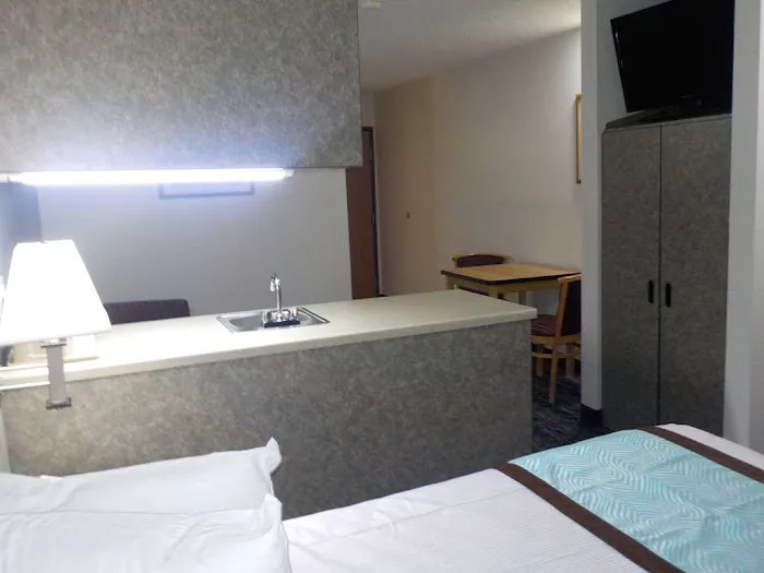 MJ Inn & Suites Marienville 4