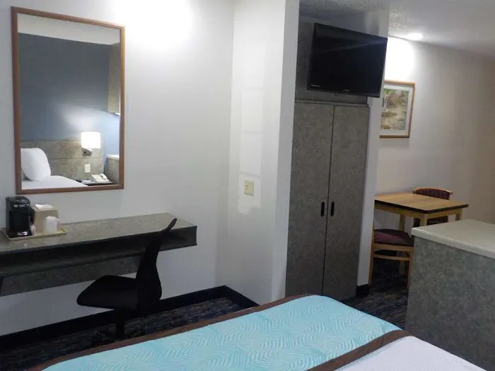 MJ Inn & Suites Marienville 4