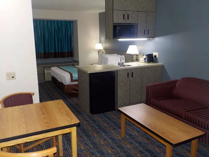 MJ Inn & Suites Marienville 4