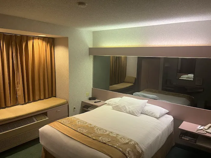 CenterWay Hotel 5