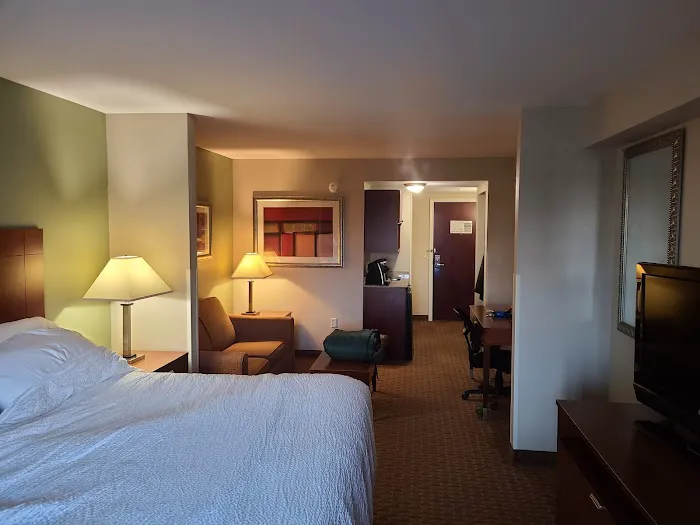 Holiday Inn Express & Suites Niagara Falls, an IHG Hotel 4