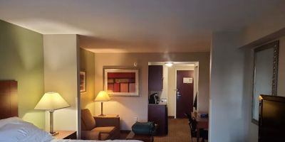 Holiday Inn Express & Suites Niagara Falls, an IHG Hotel