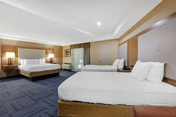 Best Western Summit Inn 4