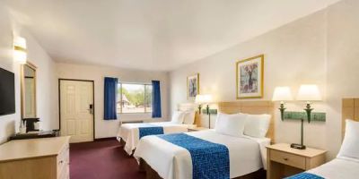 Travelodge by Wyndham Niagara Falls