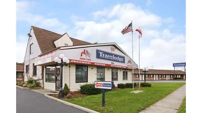 Travelodge by Wyndham Niagara Falls 4