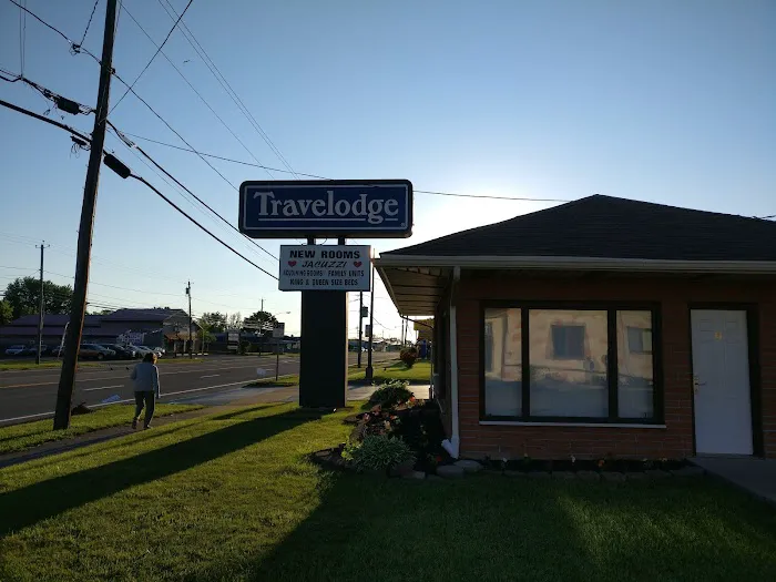 Travelodge by Wyndham Niagara Falls 4