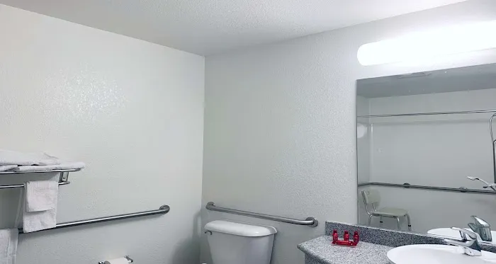 SureStay Plus by Best Western Niagara Falls East 4