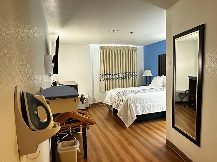 SureStay Plus by Best Western Niagara Falls East 4