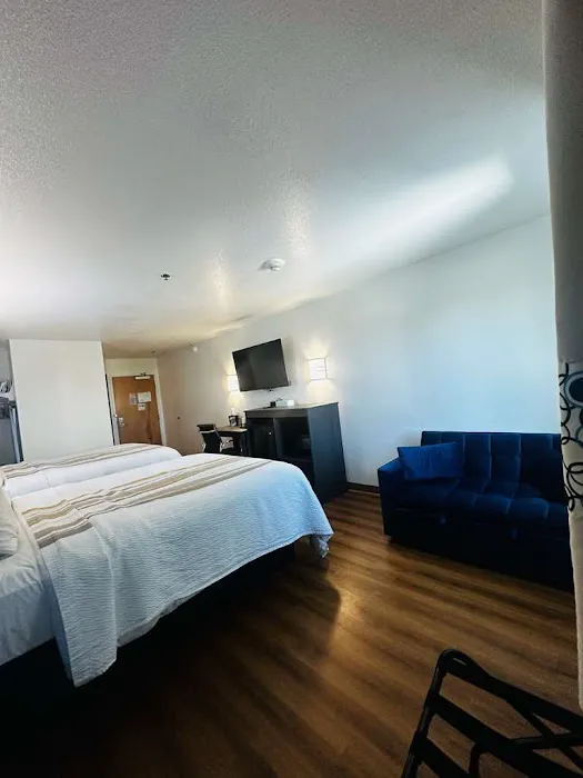 SureStay Plus by Best Western Niagara Falls East 4