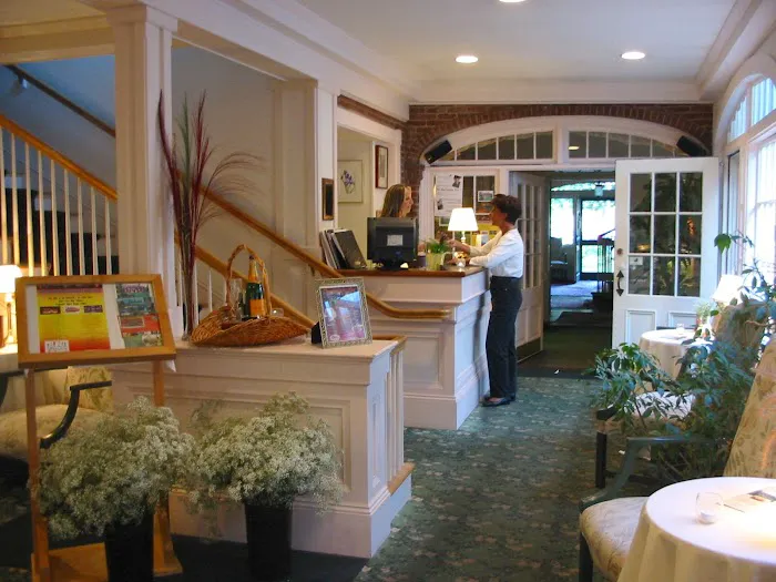 Governor's Inn & Restaurant 4